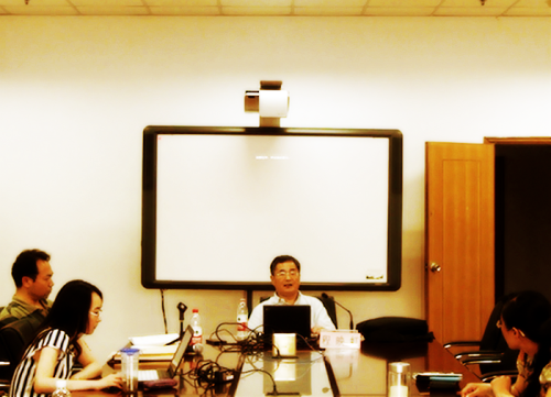 投入的程老师，认真的听众