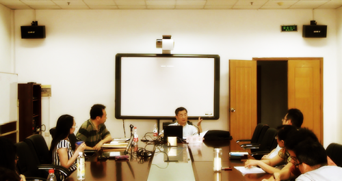 程老师热情回应同学的疑惑